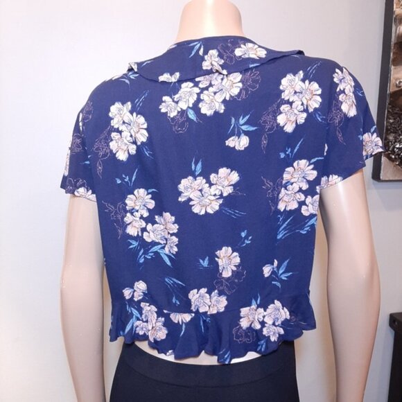 3/$20 Xhilaration Floral Crop Top Ruffled Short Sleeve Button Tie Front Target - Picture 7 of 11